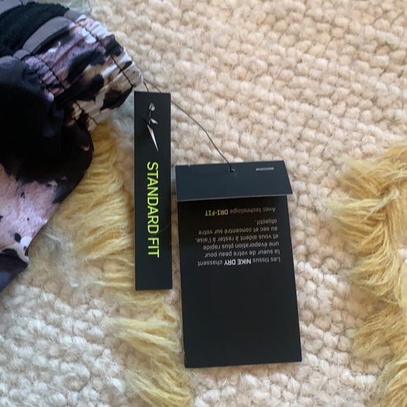 Nike floral shorts - Picture 8 of 17